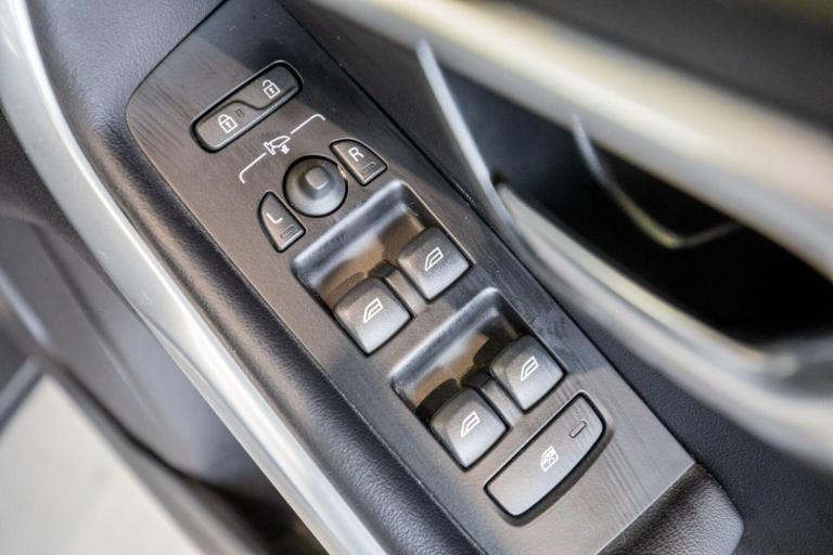 2019 Volvo V40 D2 [122] R DESIGN Edition 5dr Geartronic HATCHBACK DIESEL Automatic