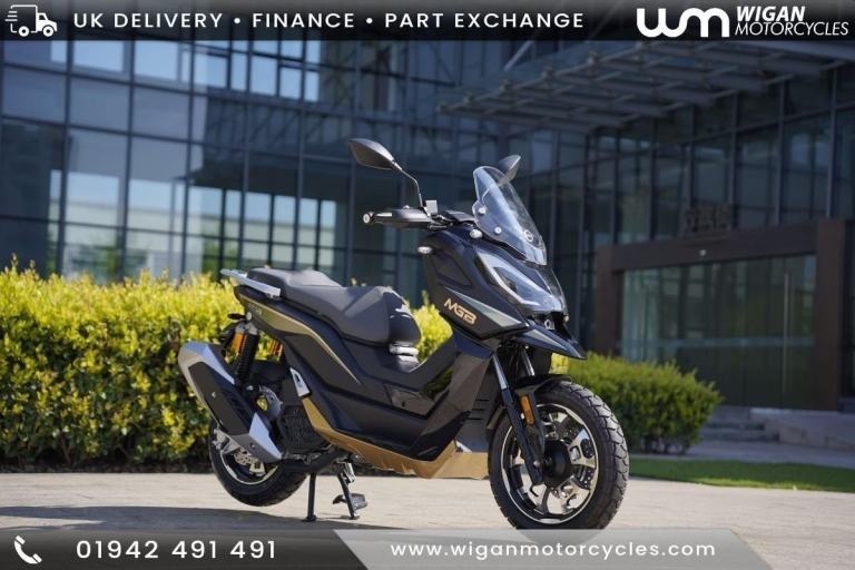 NEW MGB SST 125cc Automatic Scooter Learner Legal City Commuter Excellent MPG