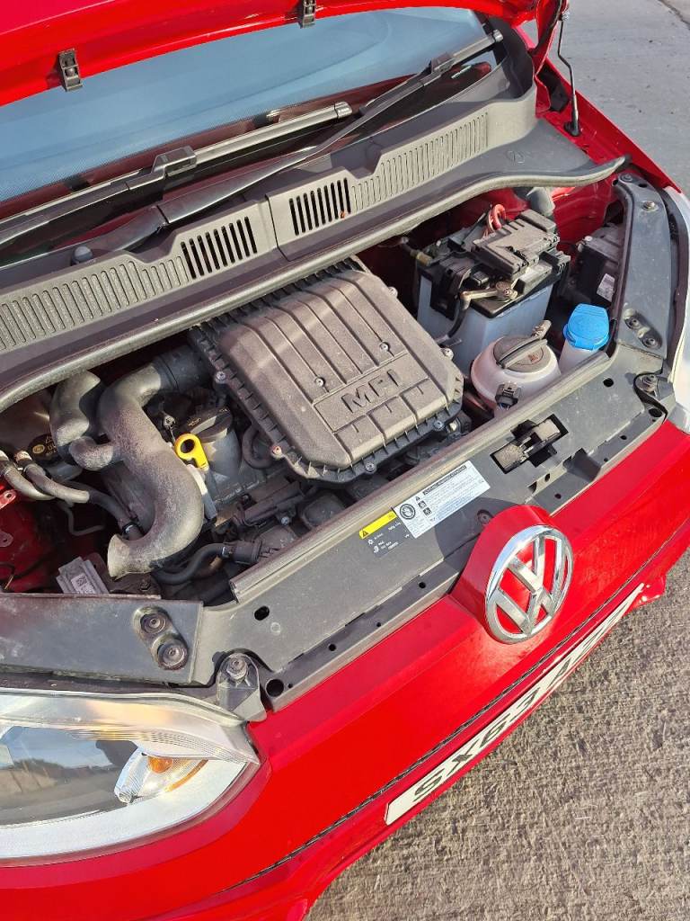 Volkswagen, UP, Hatchback, 2014, Manual, 999 (cc), 5 doors