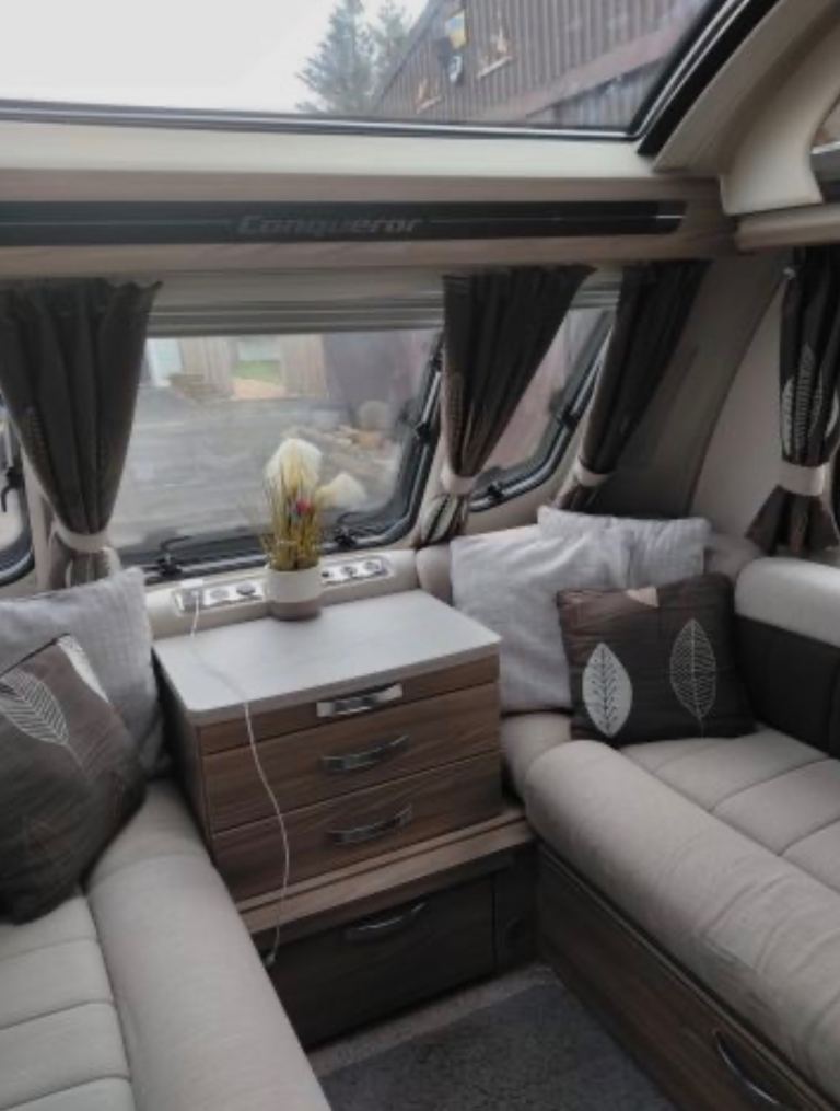 2016 SWIFT CONQUEROR 560 CARAVAN