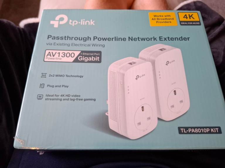 TP-Link AV1300 Gigabit Passthrough Powerline Network Extender Kit