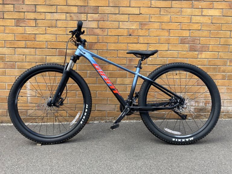Giant Talon 3 Mountain Bike 27.5” Wheels – As Good As New