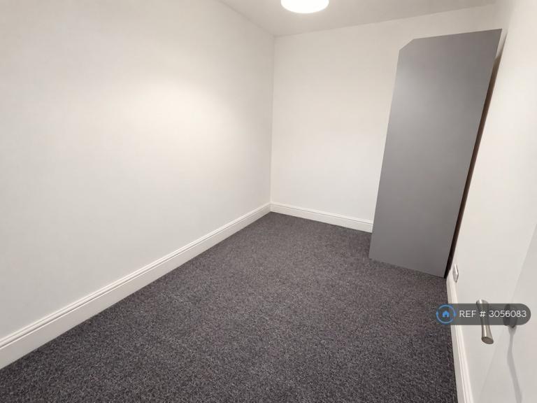 1 bedroom in Heyside, Oldham, OL2 (#3056083)