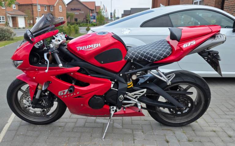 Triumph, DAYTONA, 2010, 675 (cc)