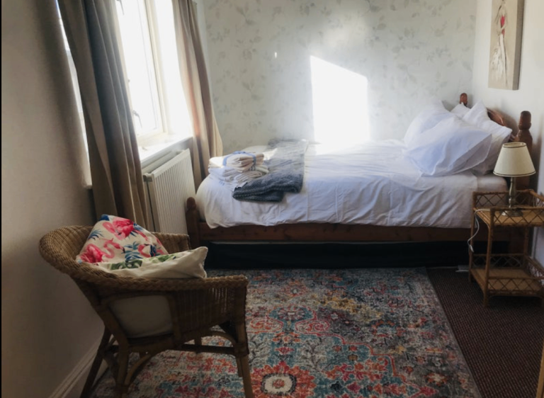 Cosy sunny double room Easton- October 1st 2026 onwards 