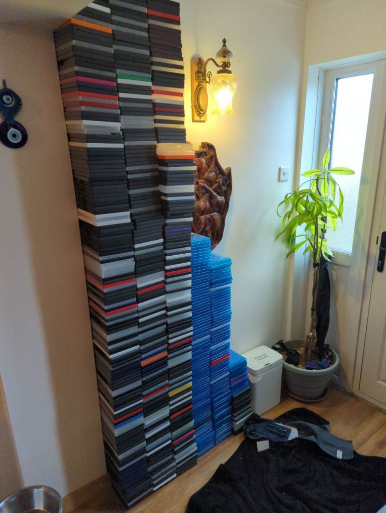 FREE empty DVD & Blu-ray cases