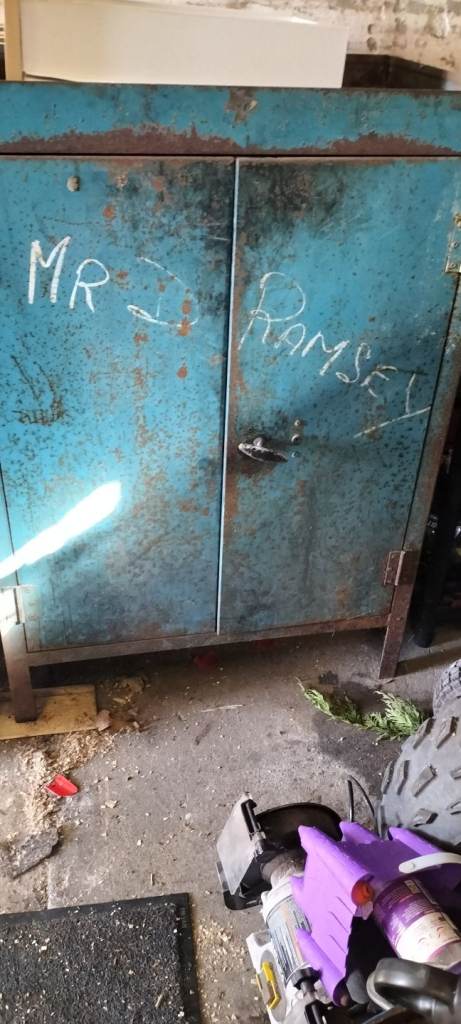 Metal Tool/Garage cabinet 