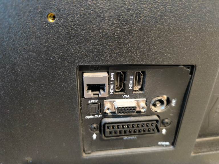 JVC 32" LED Smart TV with remote