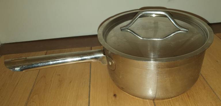1x Stainless Steel Saucepan Pot Pan + Metal Lid 22cm Dia 10.5cm high