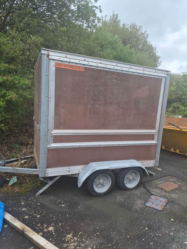 Twin Axle Craft / Market Vendor Trailer – Large Display Hatch – Dry Inside – £650 ONO