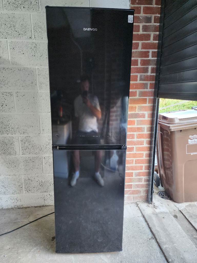 Daewoo DFF470SB Black Fridge Freezer – As Good As New