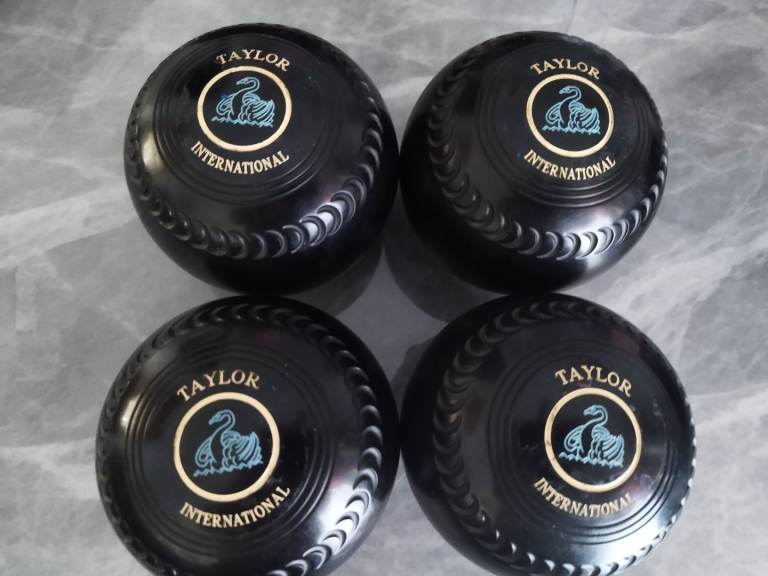 Taylor International Lawn Bowls size 3 