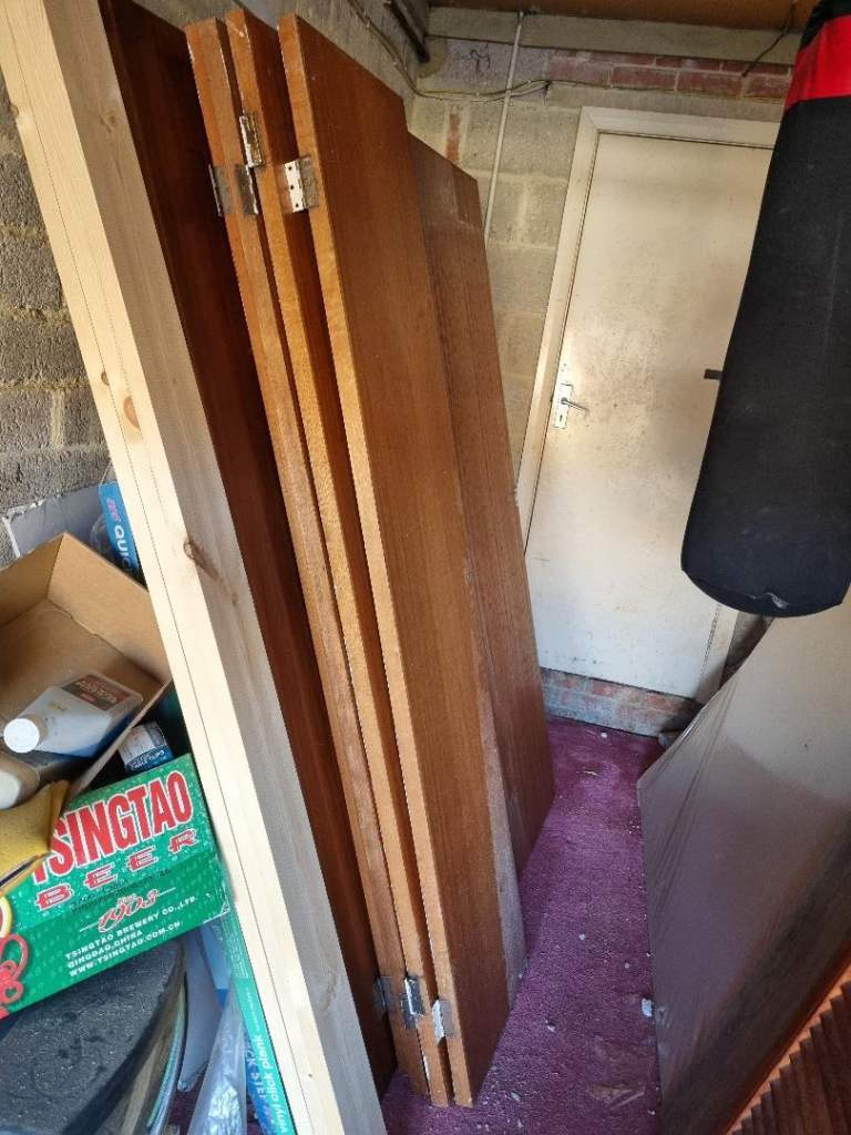 Wooden Internal Doors with Hinges – Okay Condition