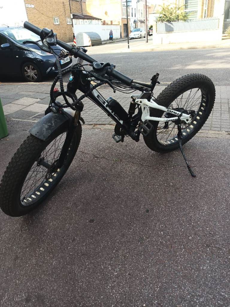 BMW FAT TIRE E-BIKE — ROAD LEGAL • 26x4 WHEELS
