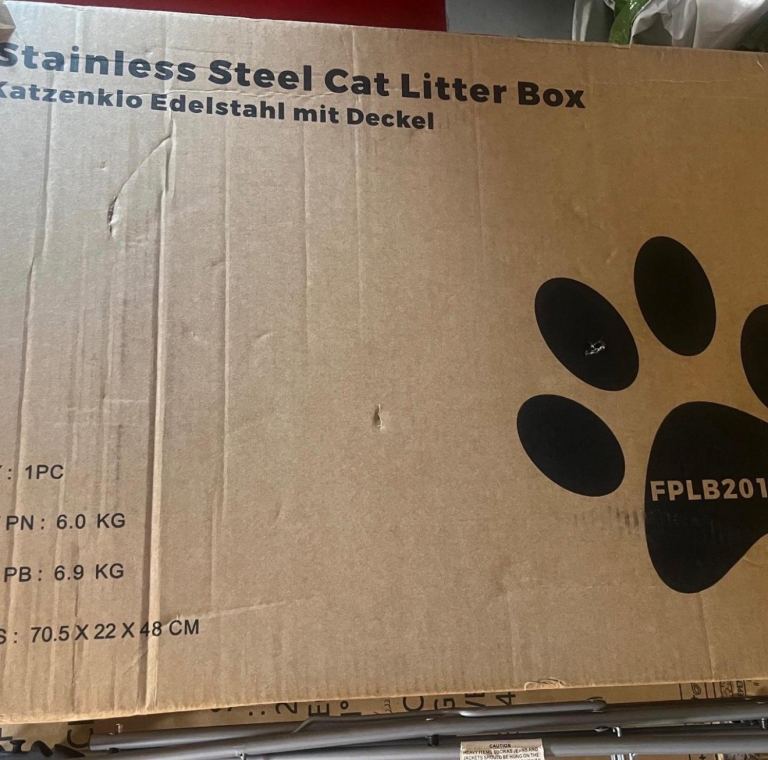 XL Stainless Steel Enclosed Cat Litter Box (30L Capacity) – Brand New in Box 