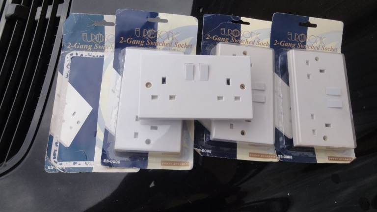 New 2-Gang Switched Sockets - White Plastic 4 Pieces