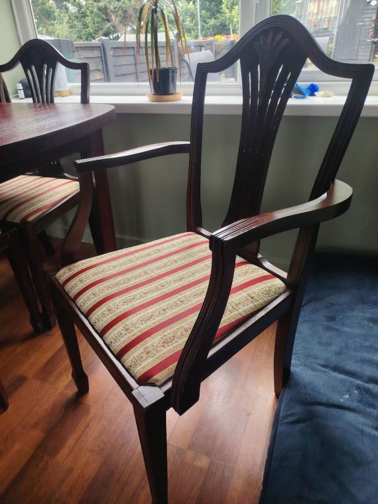 6 Dining Room Chairs
