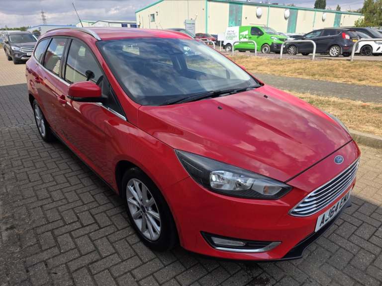 FORD FOCUS 1.0 T EcoBoost Titanium Red Manual Petrol 2015