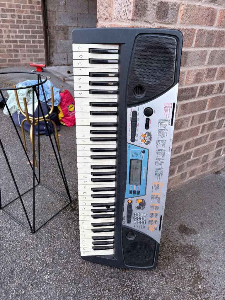 Yamaha Electric Keyboard