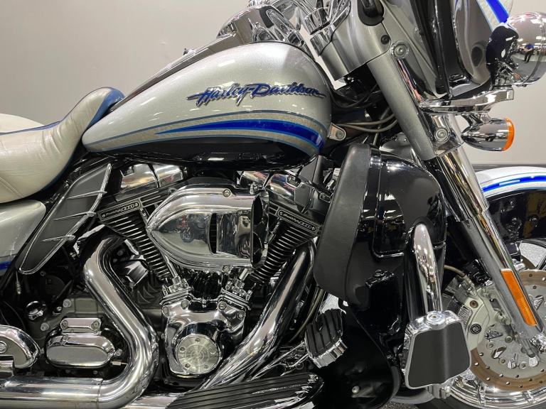 Harley-Davidson FLHTCUSE Electra Glide 1800, 2009