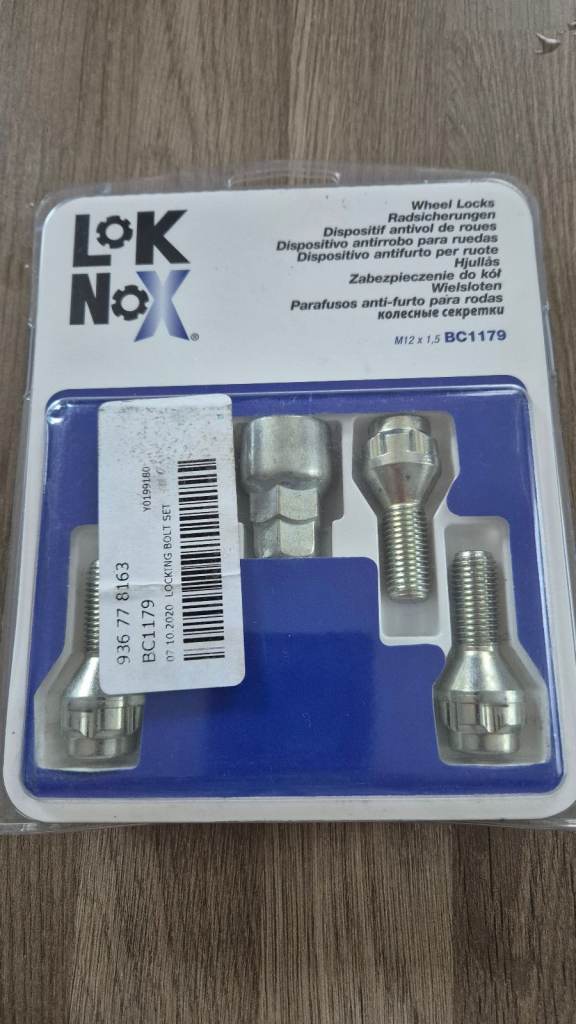 Wheel locking bolts nuts brand new