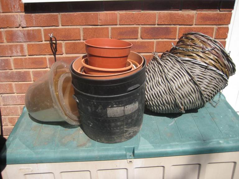 FREE garden pots and hanging baskets