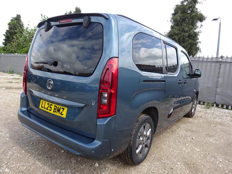 2025 25 REG VAUXHALL COMBO LIFE ULTIMATE EV ELECTRIC AUTO DAMAGED SALVAGE