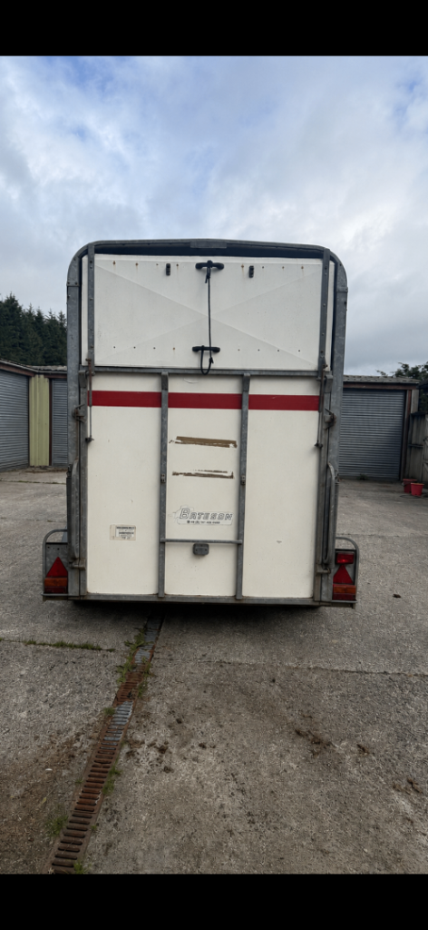 Bateson horse trailer