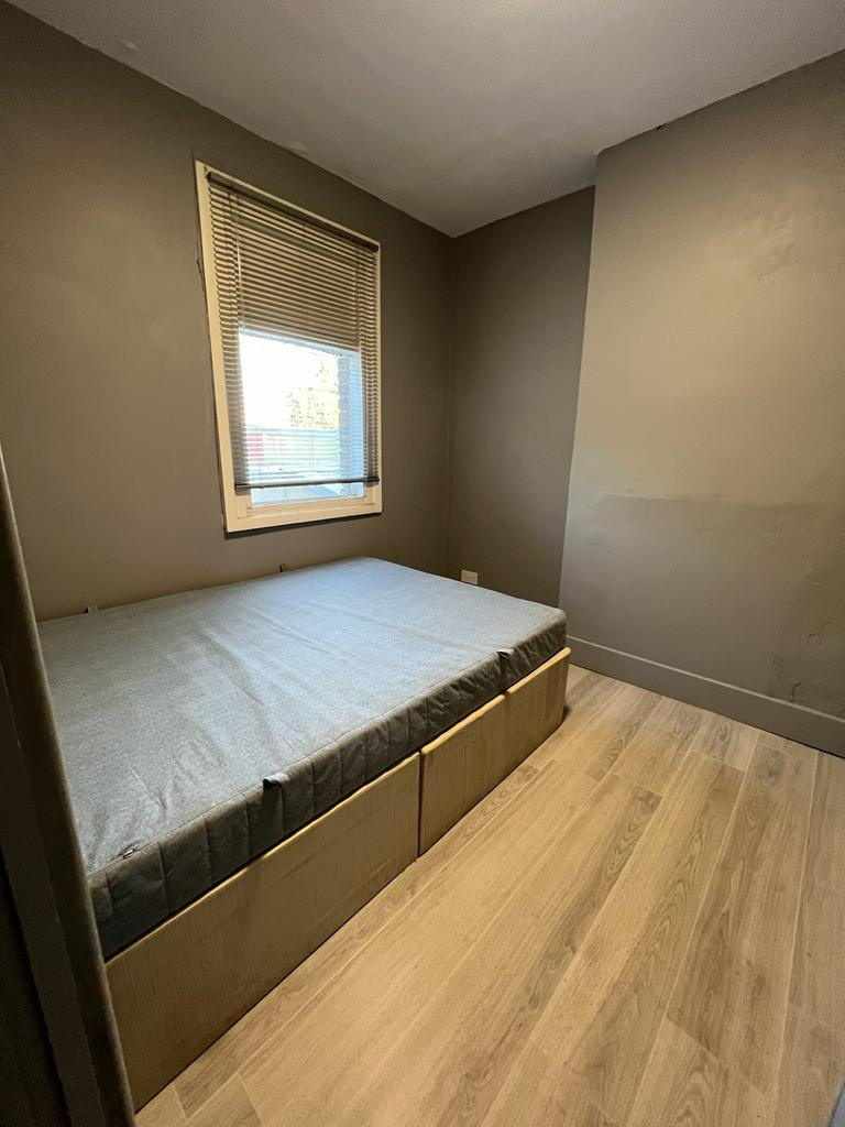 Studio Flat in Harrow HA3 7SY