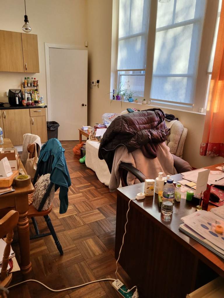 1 Bed Flat (West End - off Rosenagle - very central)Photo
