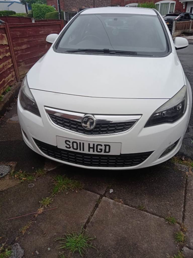 Vauxhall, ASTRA, Hatchback, 2011, Manual, 1956 (cc), 5 doors