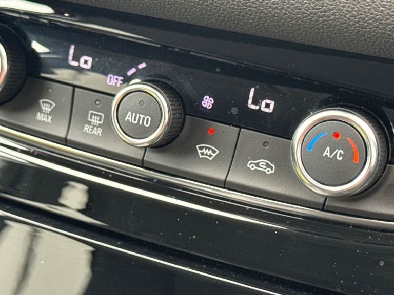 2023 Vauxhall Grandland 1.2 Turbo Ultimate 5dr Auto Hatchback PETROL Automatic