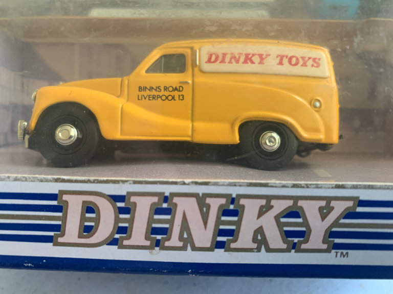 Matchbox Dinky 1953 Austin A40 Van