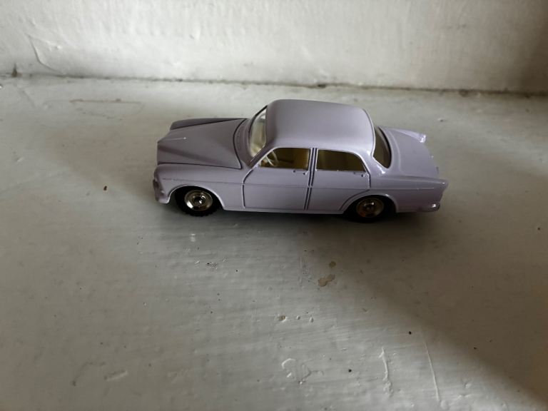 Car model volvo 122s lilac