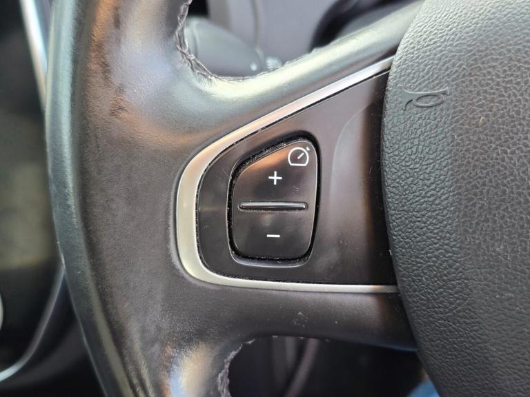 2017 Renault Captur 1.2 TCe ENERGY Dynamique S Nav SUV 5dr Petrol EDC Euro 6 (s/s) (120 ps) SUV P...