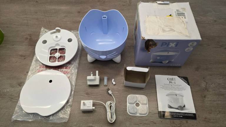 Catit drinking fountain, pre-owned, plastic cover