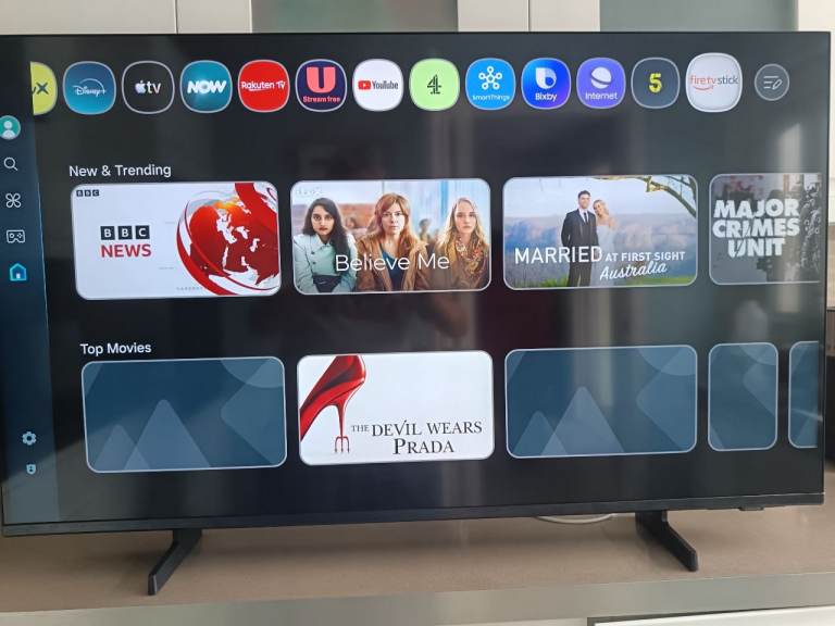 Samsung 43 inch smart tv - like new.