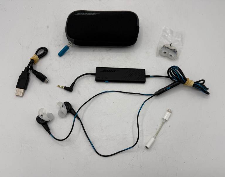 Bose QuietComfort 20 QC20 Noise Cancelling In-Ear Headphones Case iPhone Adapter