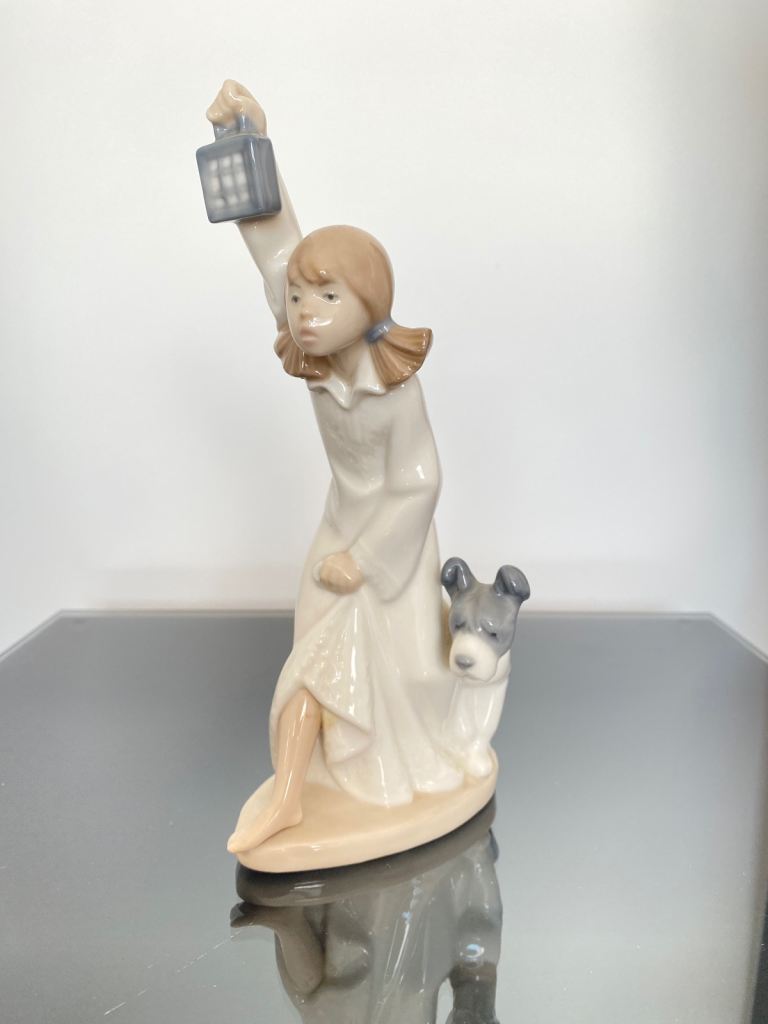 Lladro Nao Figurine