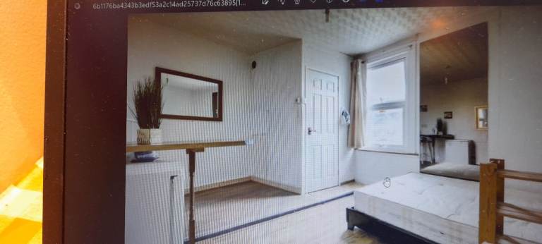 LOVELY STUDIO STYLE £219 PW ENSUITE.NEXT TO TUBE● £219 pw ● .