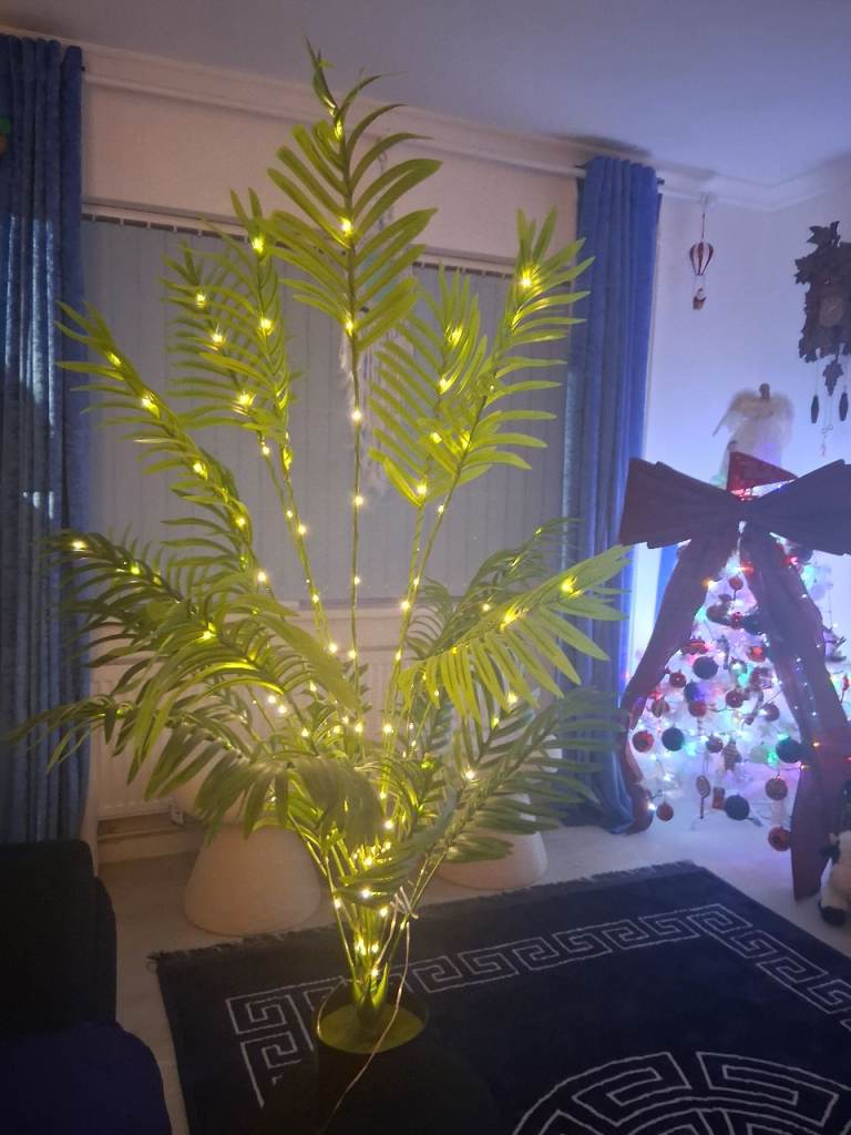 Light up furn tree