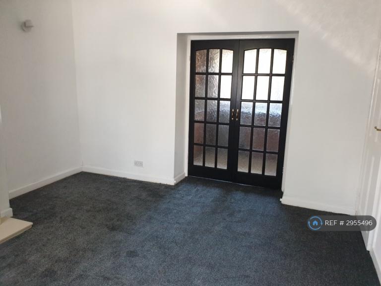 2 bedroom house in Beech Street, Huddersfield, HD1 (2 bed) (#2955496)