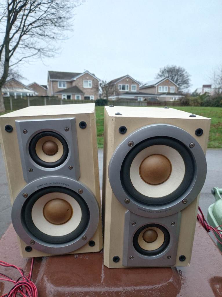 Panosonic 10w speakers. 
