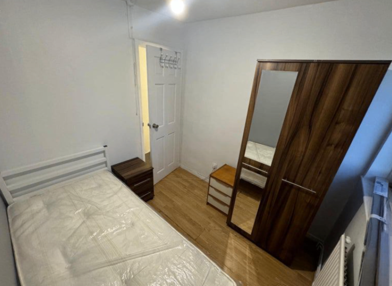 Double Room Mile End £760/pm - Bills Inc | Near Station | E3