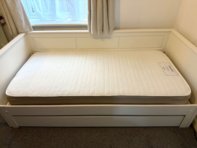 White Day Bed with Pull-Out Storage -Almost New - 2 Mattress free