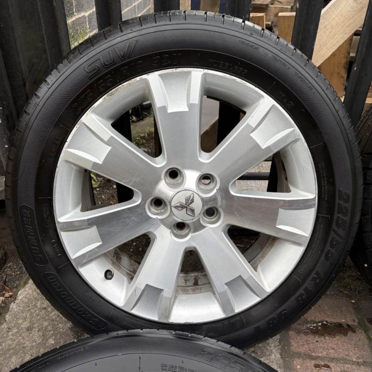 4x MITSUBISHI DELICA D5 SET OF STOCK WHEELS 18 Inch Rims 7Jx18 ET38 Tyres 225/55R18 Fits Outlander