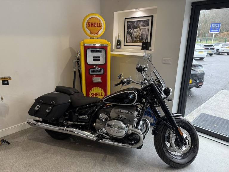 BMW R18 Classic Tourer First Edition Brand New VAT Qualifying 9 Miles ONLY 