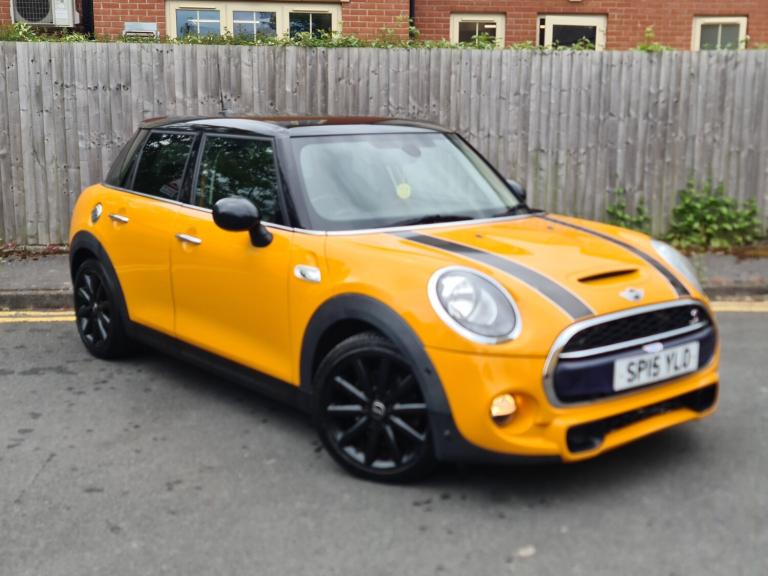 MINI HATCH 2.0 5-Door Hatch Cooper S 2015