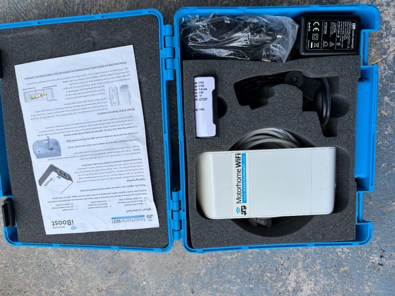 iBoost Pro D8 Motorhome WiFi Directional System - As Good As New