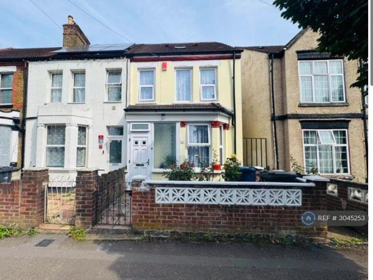 3 bedroom house in Florence Road, Southall, UB2 (3 bed) (#3045253)